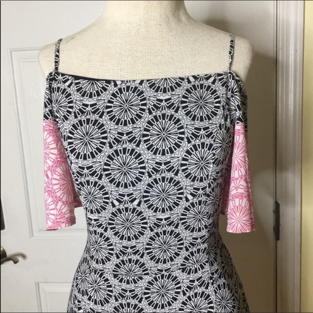 Gorgeous spring cold shoulder dress - Picture 3 of 6